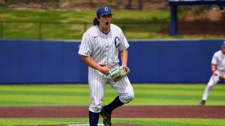 Baseball: No. 15 Hookc Sweeps Creighton to Reach 40-Win Mark